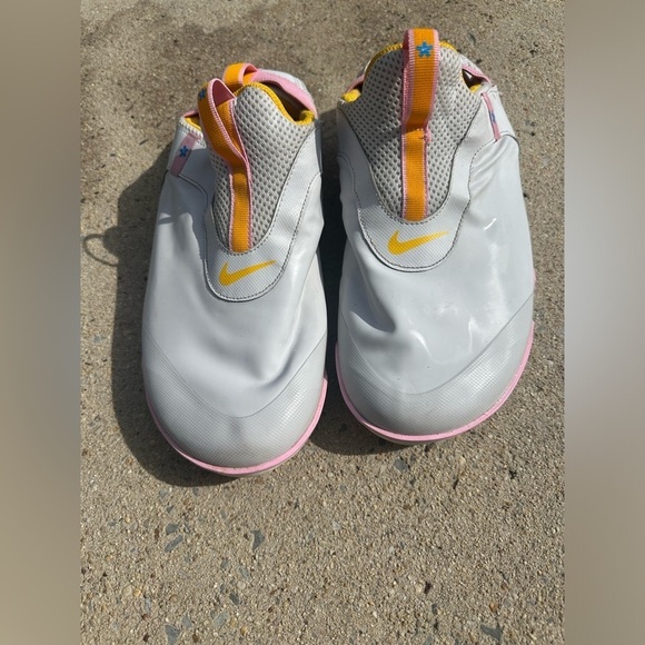 Women’s Nike Healthcare shoes main image 6